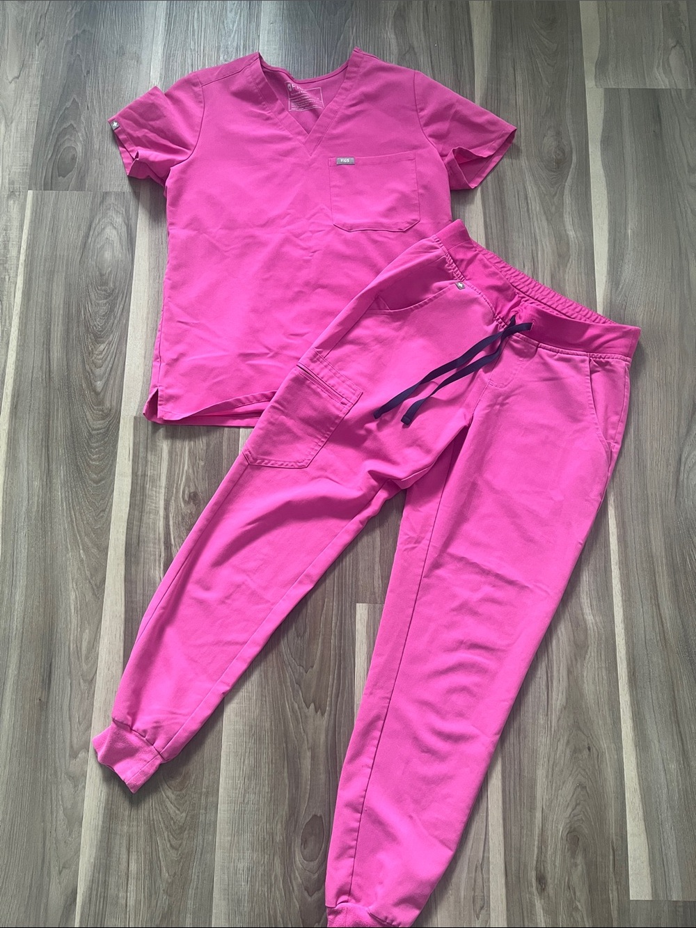 Figs Women's Vibrant Pink Jogger Scrub Pants